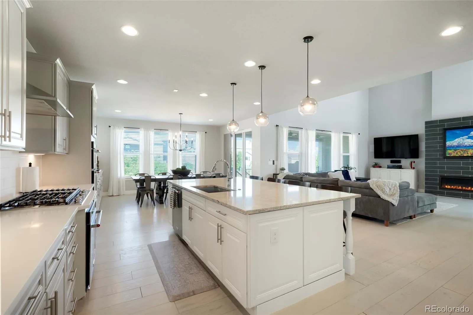 8187 S Little River Way Aurora CO 80016 MLS #REC6667304 07102026172117 1600 5