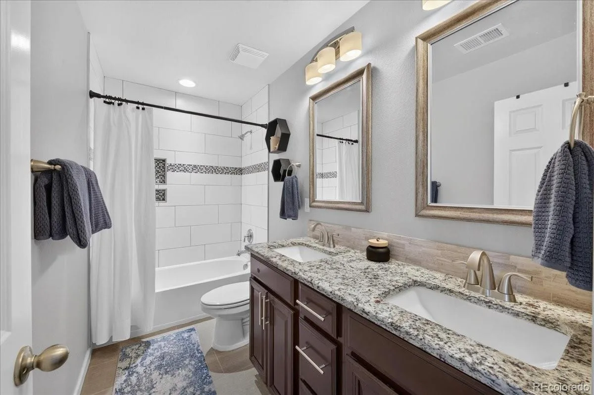 5682 S Flat Rock Way Aurora CO 80016 | MLS #REC6669858 08242026013259 1200 25