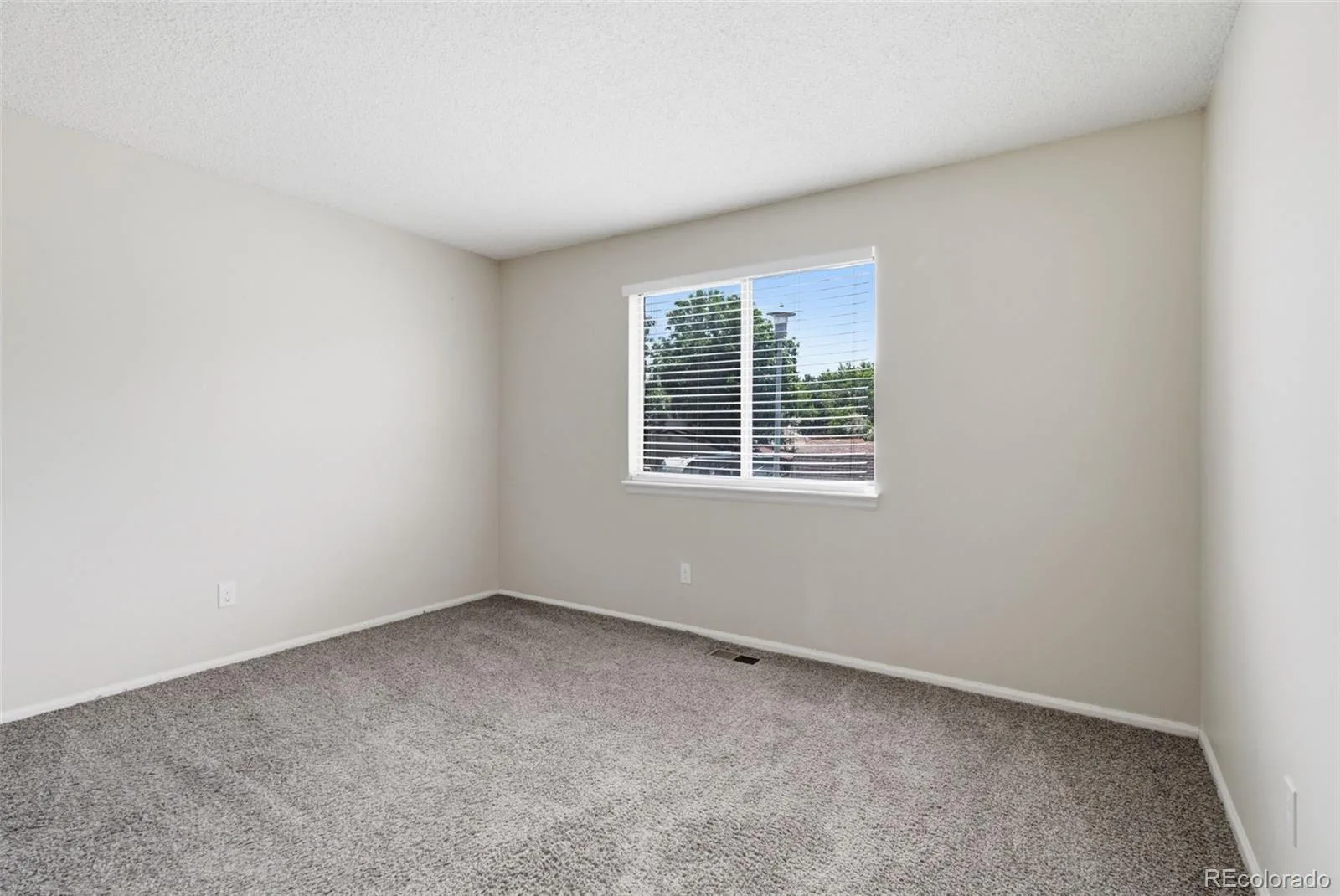 9525 W David Avenue Littleton CO 80128 | MLS #REC6670938 07152026082217 1600 16
