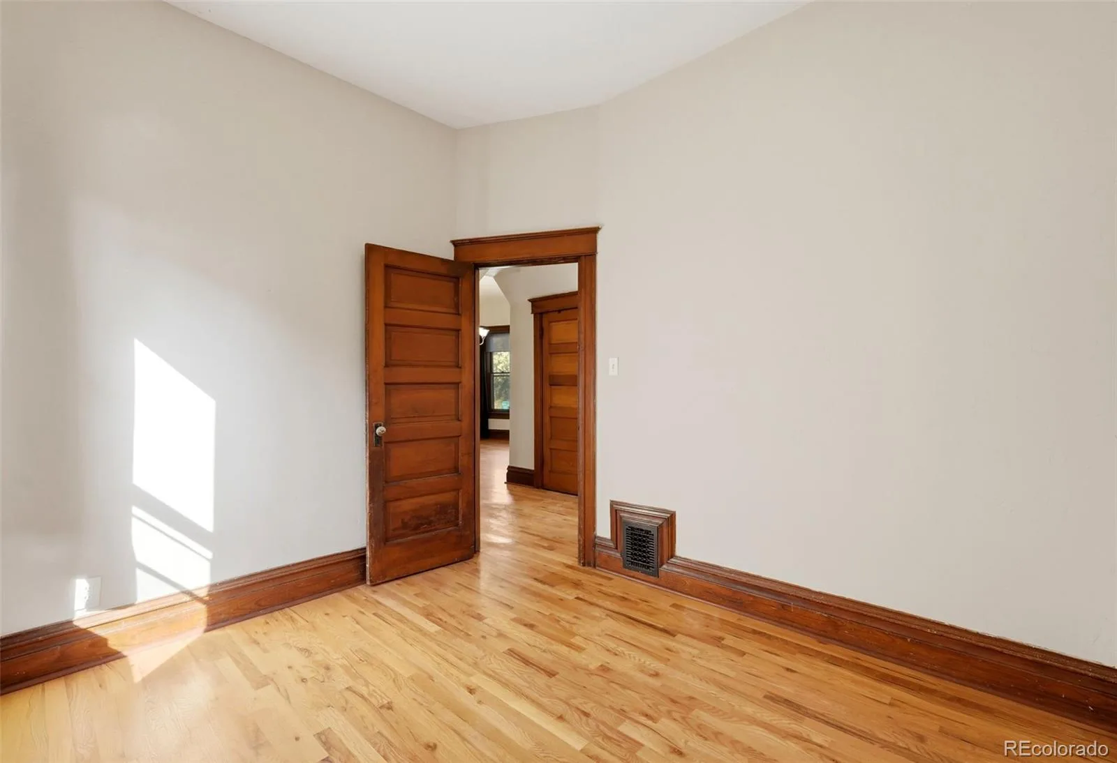 400 S Sherman Street Denver CO 80209 | MLS #REC6678101 10092026014859 1600 23