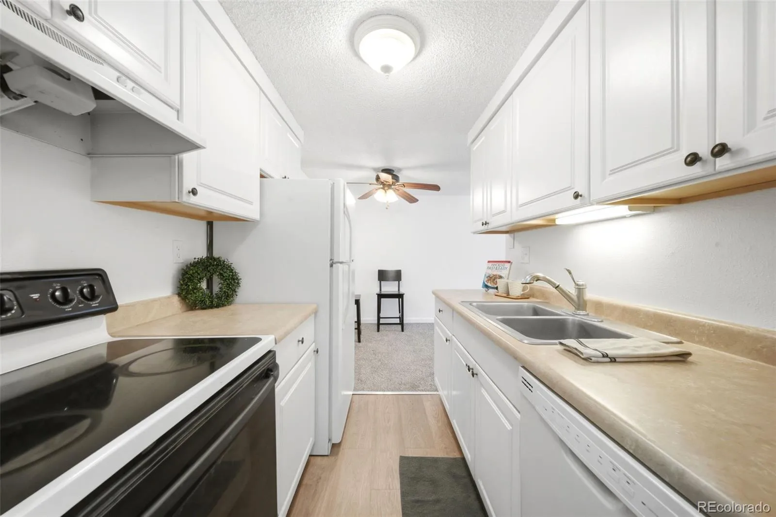 190 E Highline Circle #107 Centennial CO 80122 MLS #REC6680267 04072026172125 1600 3
