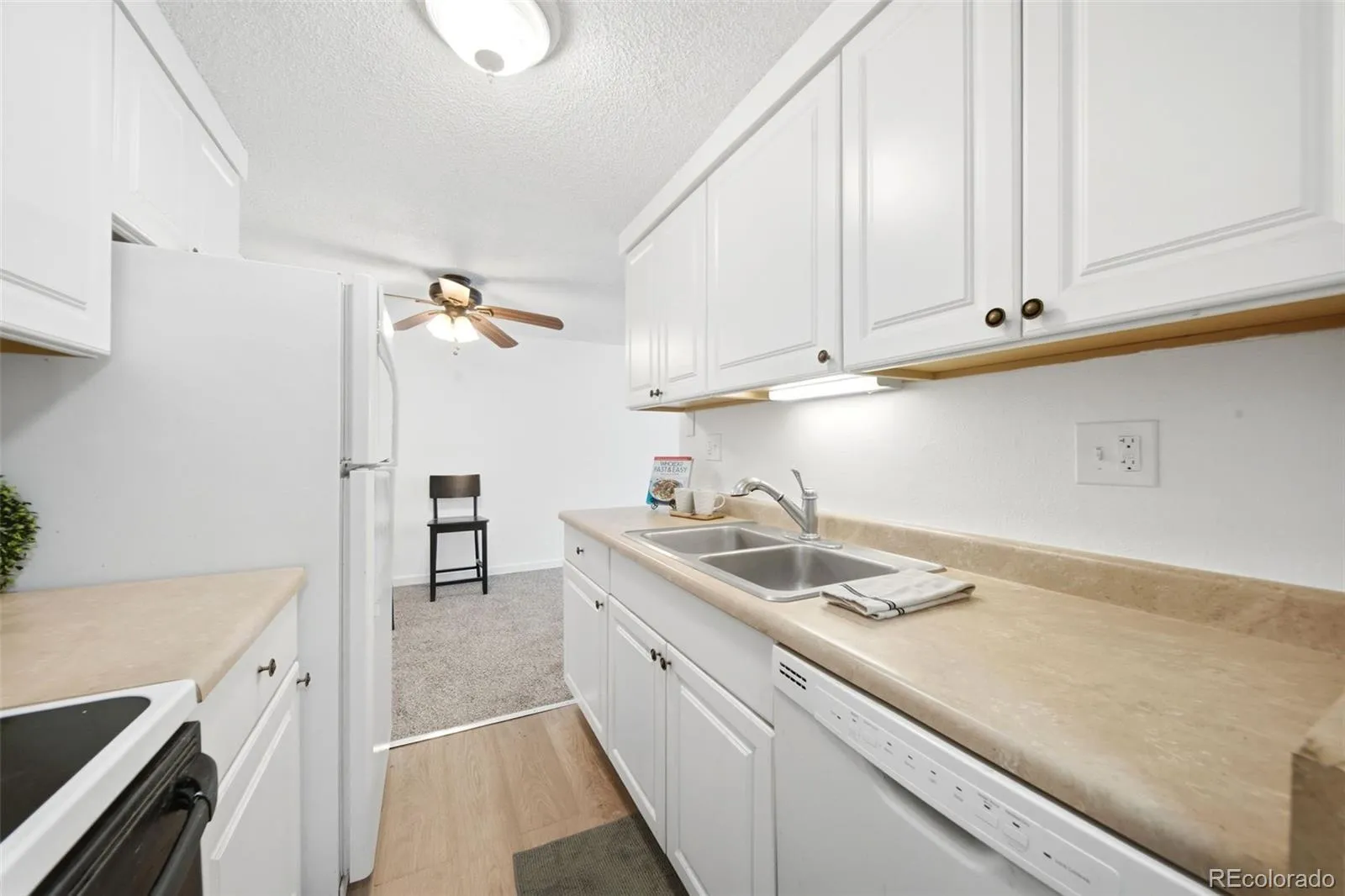 190 E Highline Circle #107 Centennial CO 80122 MLS #REC6680267 04072026172125 1600 4
