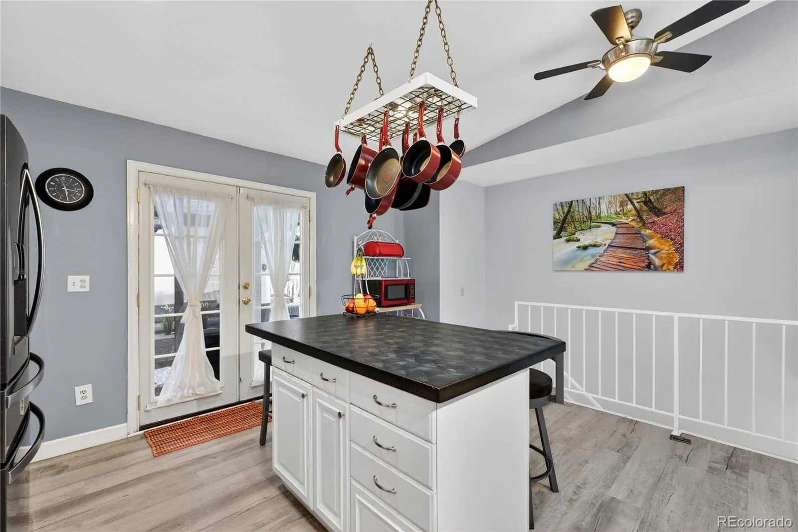 04102026152543 1600 10