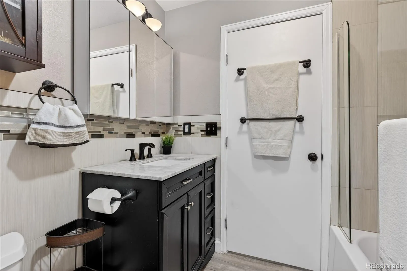 04102026152543 1600 16