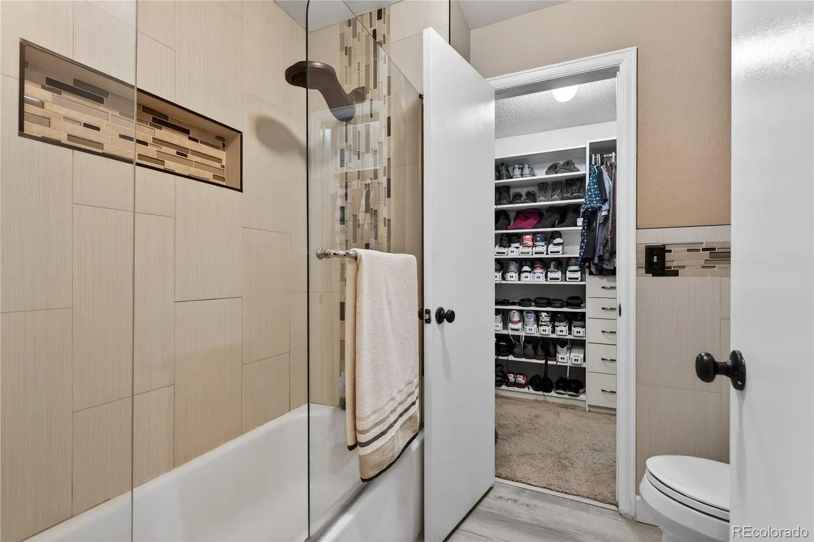 04102026152543 1600 17