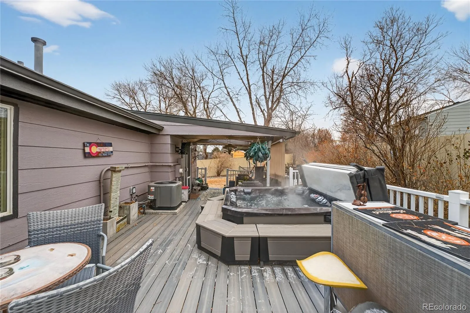 04102026152543 1600 32