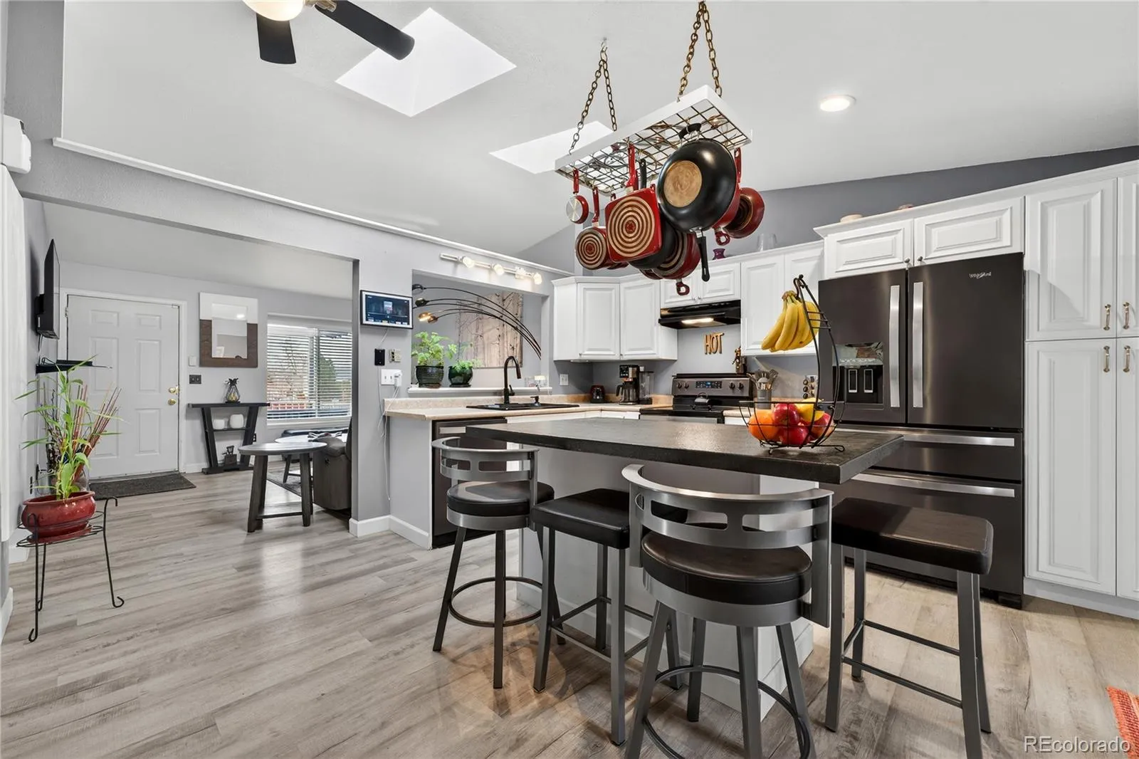 04102026152543 1600 7