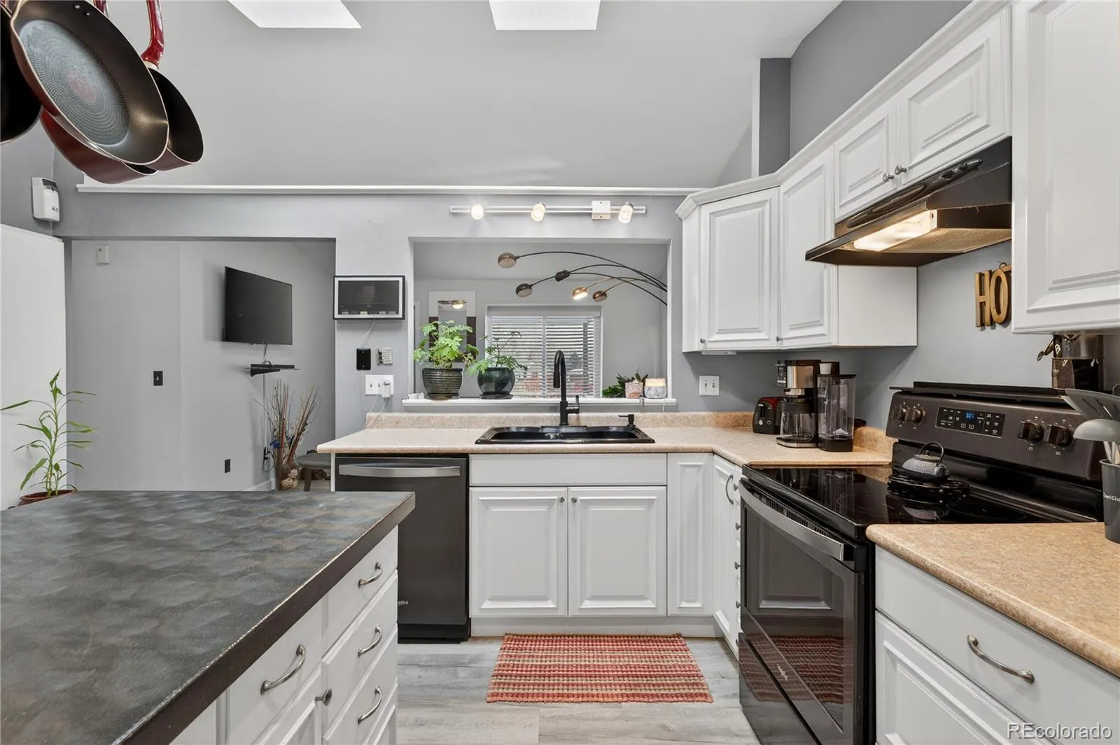 04102026152543 1600 9