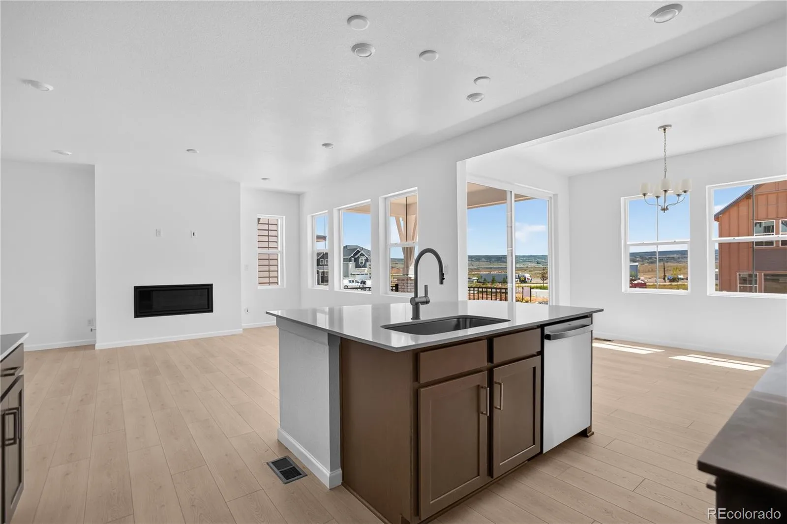 8722 Whiteclover Street Littleton CO 80125 | MLS #REC6684961 06242026234515 1600 1