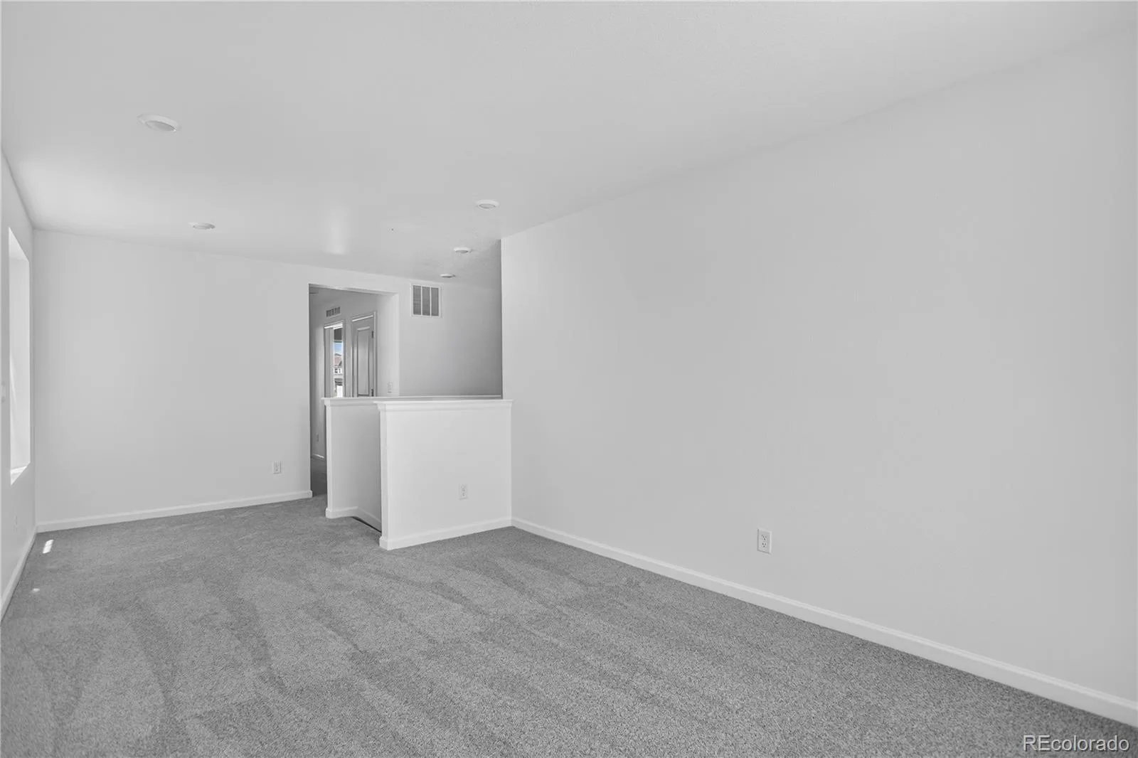 8722 Whiteclover Street Littleton CO 80125 | MLS #REC6684961 06242026234515 1600 13