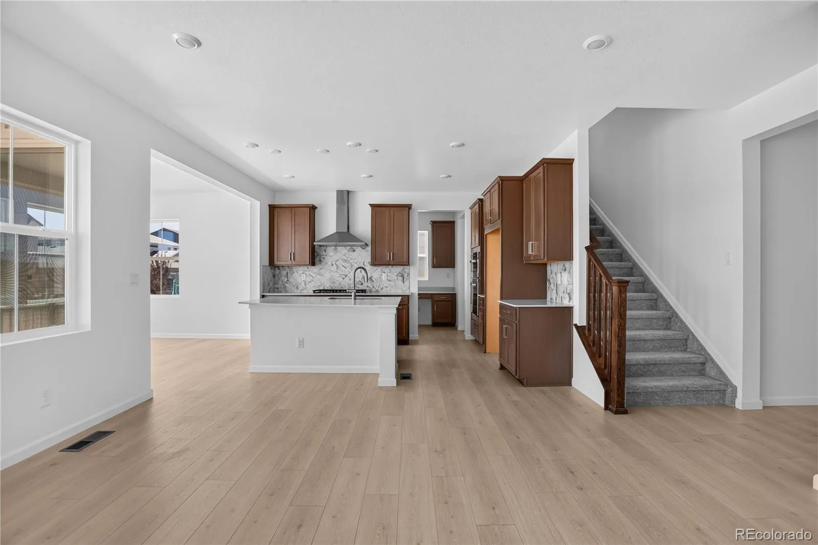 8722 Whiteclover Street Littleton CO 80125 | MLS #REC6684961 06242026234515 1600 2