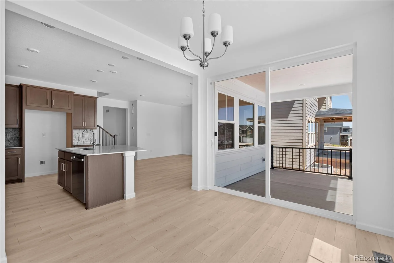 8722 Whiteclover Street Littleton CO 80125 | MLS #REC6684961 06242026234515 1600 23