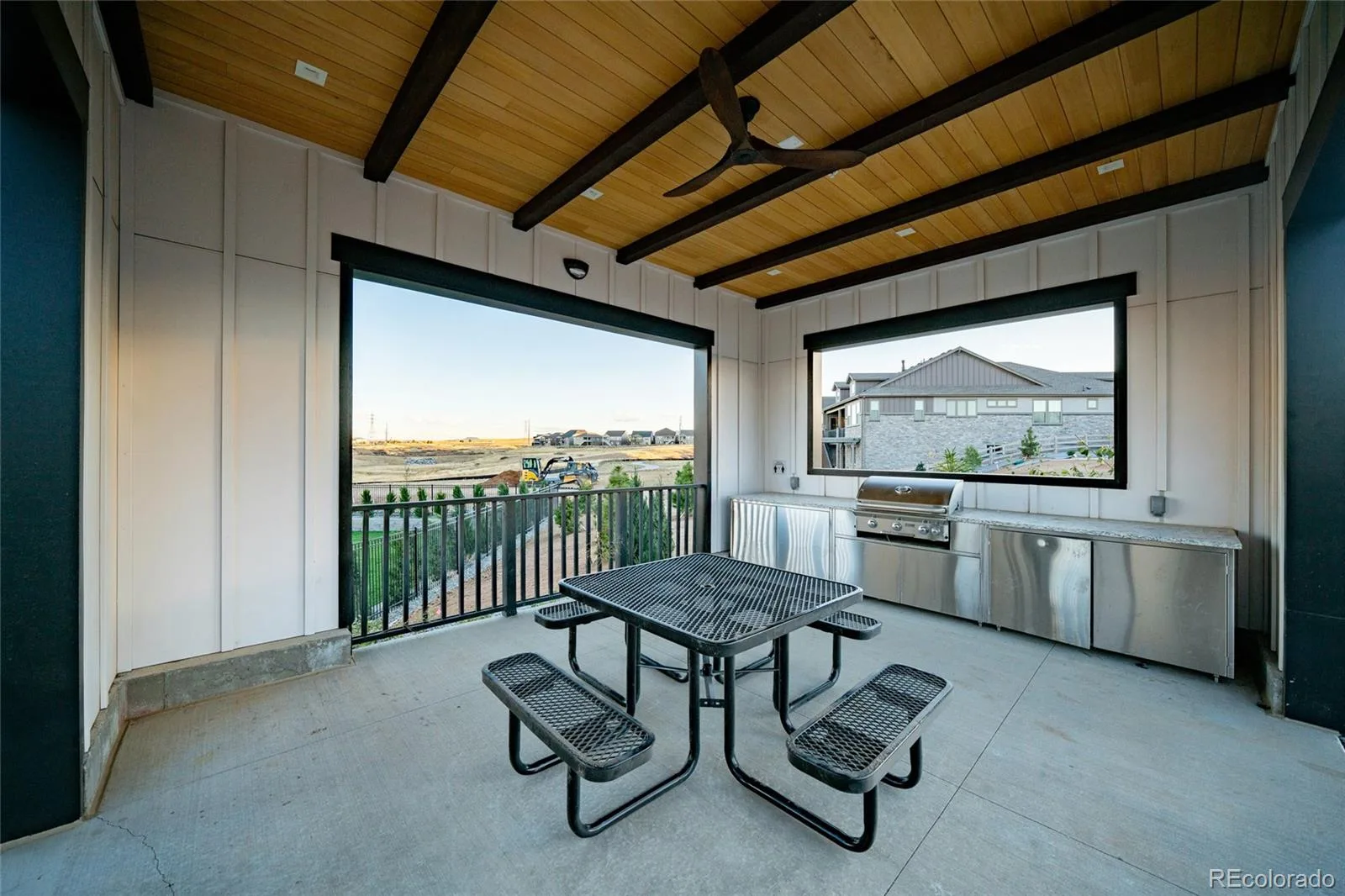 8722 Whiteclover Street Littleton CO 80125 | MLS #REC6684961 06242026234515 1600 36