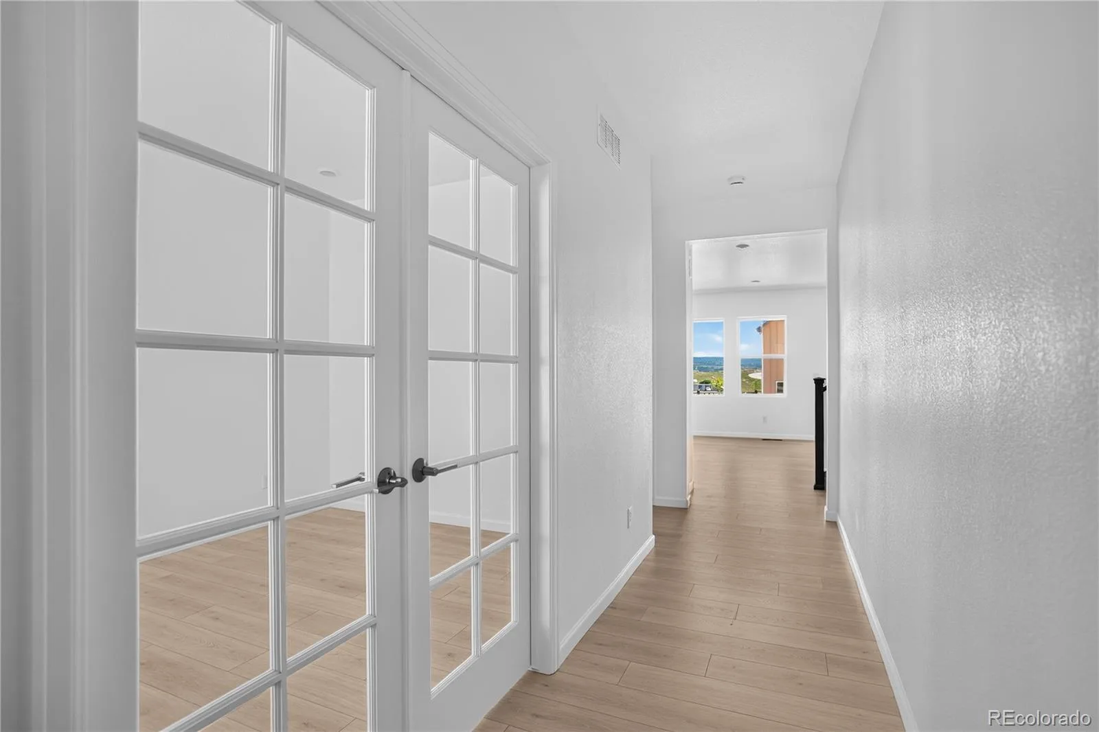 8722 Whiteclover Street Littleton CO 80125 | MLS #REC6684961 06242026234515 1600 5