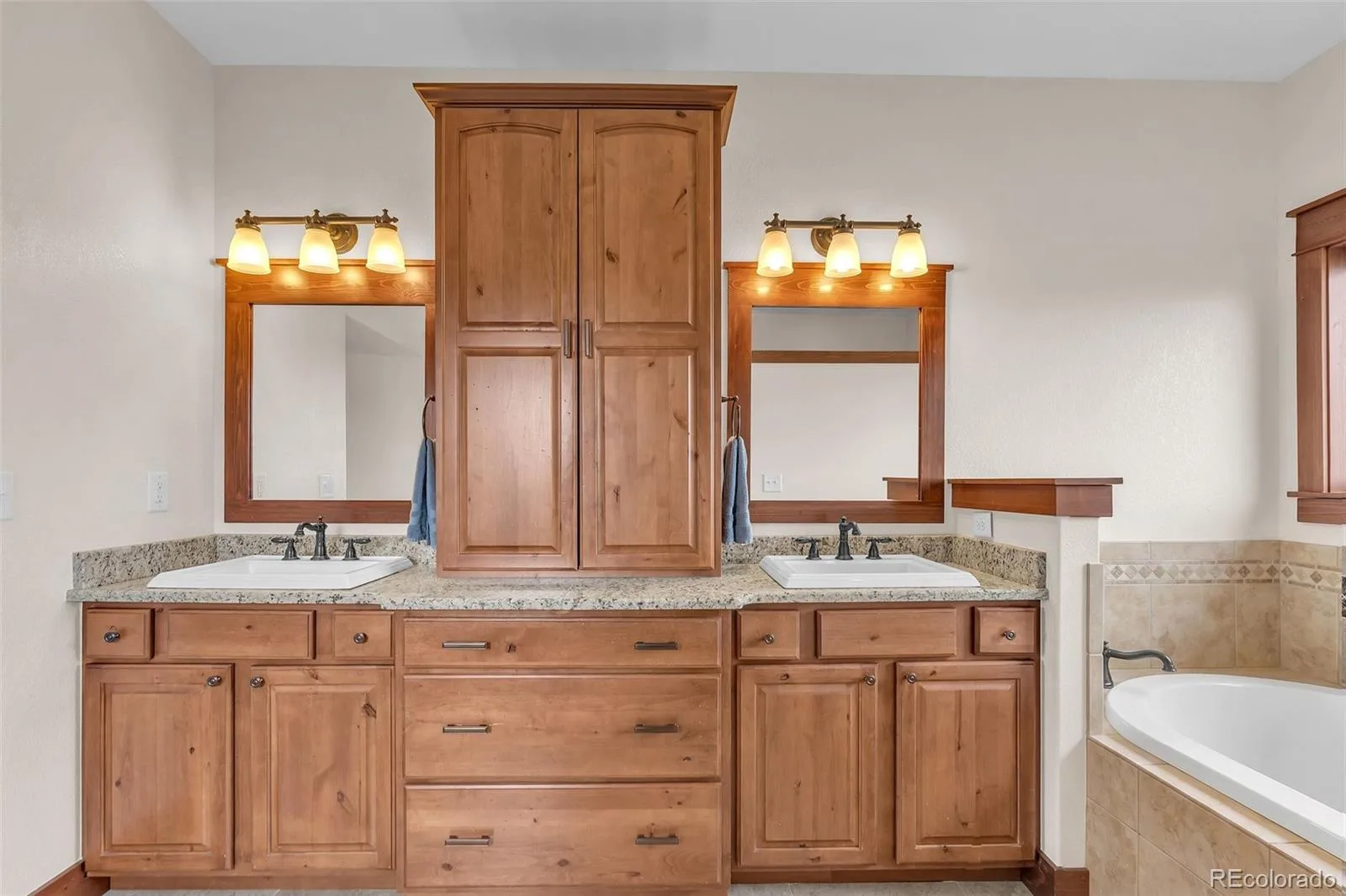 4166 S Castlewood Canyon Road Castle Rock CO 80104 | MLS #REC6686540 07072026202603 1600 14