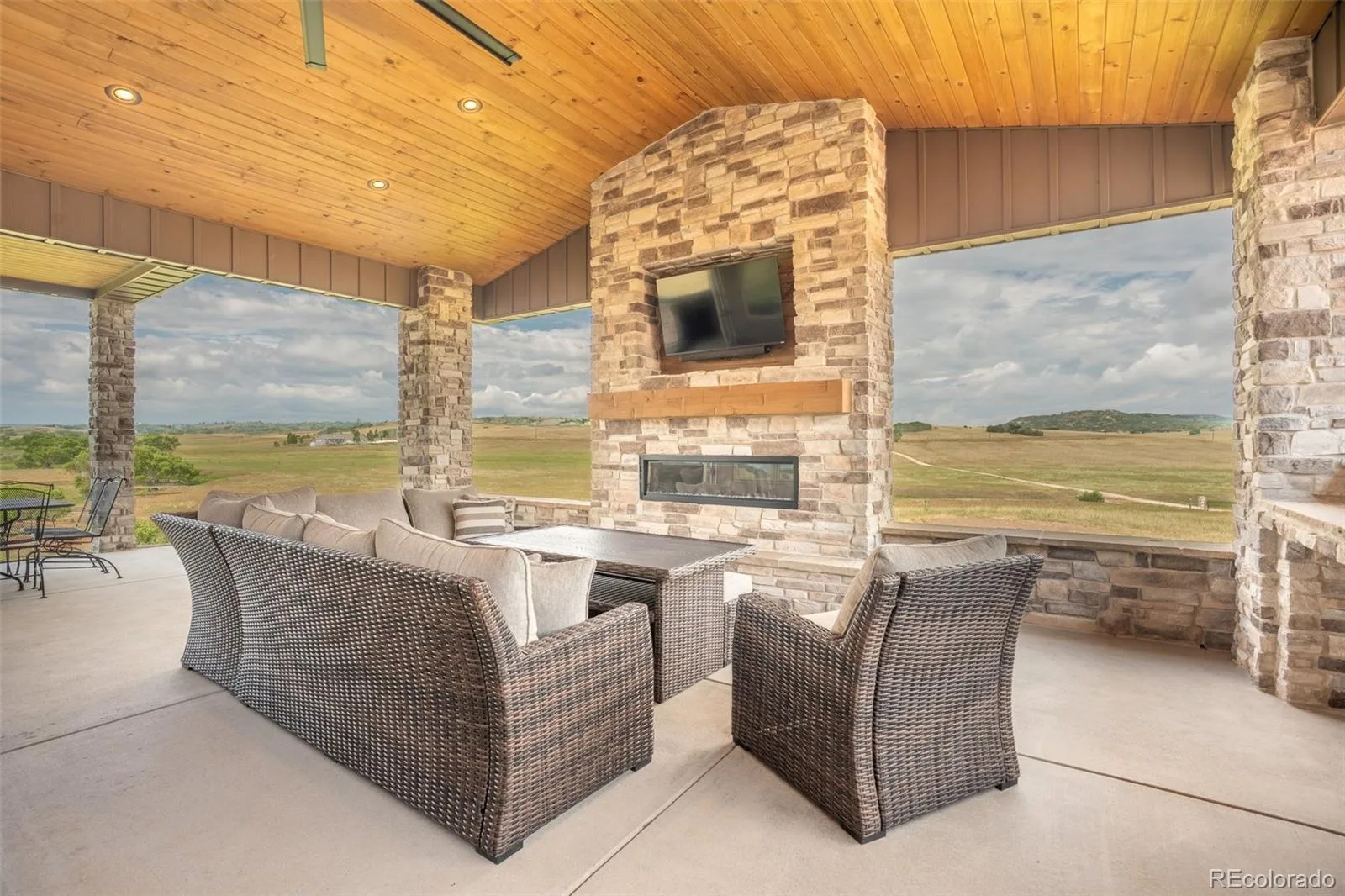4166 S Castlewood Canyon Road Castle Rock CO 80104 | MLS #REC6686540 07072026202603 1600 35