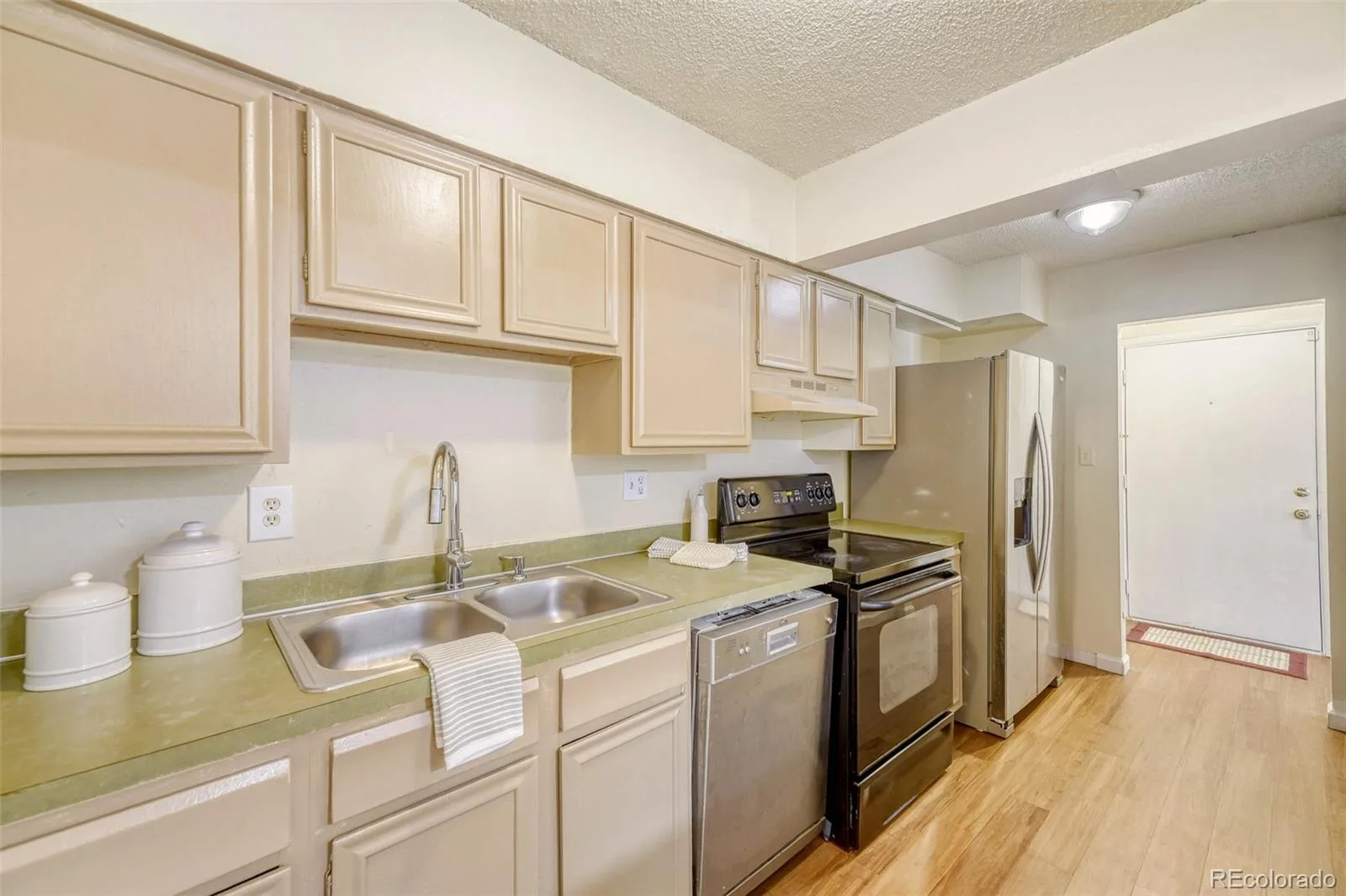 4641 S Lowell Boulevard #B Denver CO 80236 | MLS #REC6686734 08172026231119 1600 6