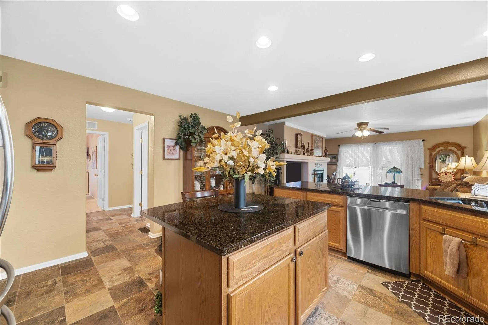 18944 Burlington Place Denver CO 80249 | MLS #REC6688545 09222026141110 1600 16