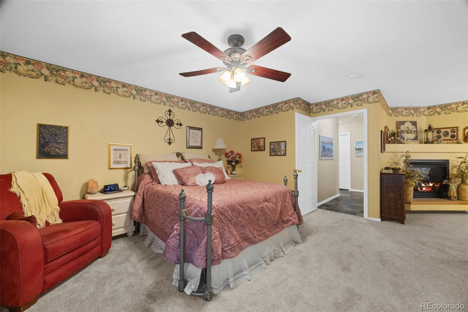 18944 Burlington Place Denver CO 80249 | MLS #REC6688545 09222026141110 1600 25