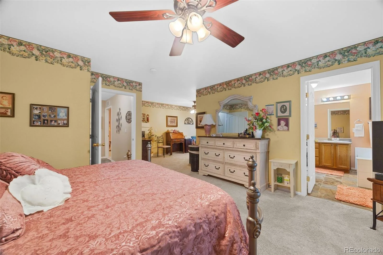 18944 Burlington Place Denver CO 80249 | MLS #REC6688545 09222026141110 1600 26