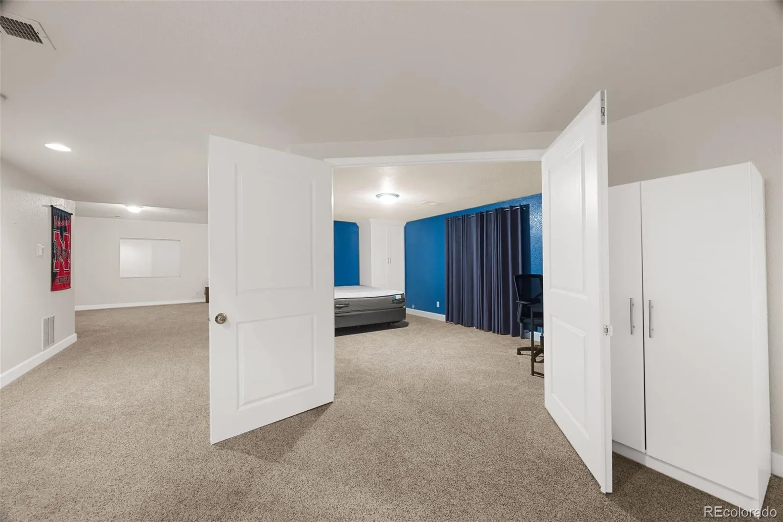 18944 Burlington Place Denver CO 80249 | MLS #REC6688545 09222026141110 1600 33