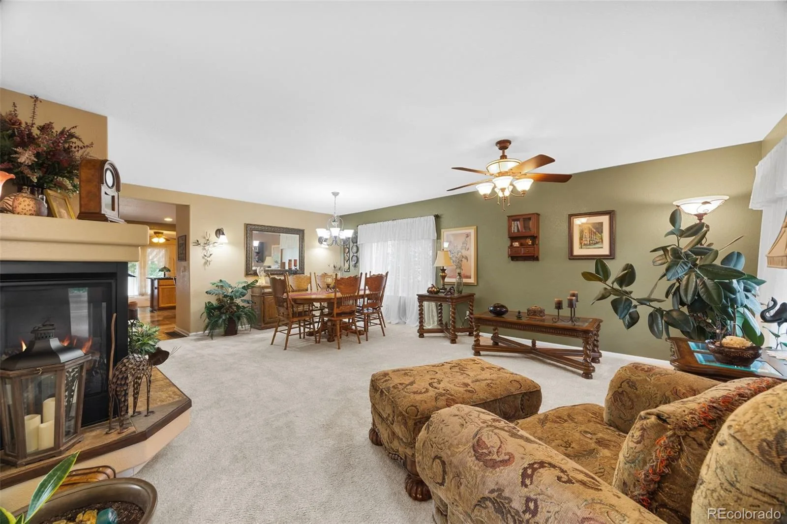 18944 Burlington Place Denver CO 80249 | MLS #REC6688545 09222026141110 1600 7