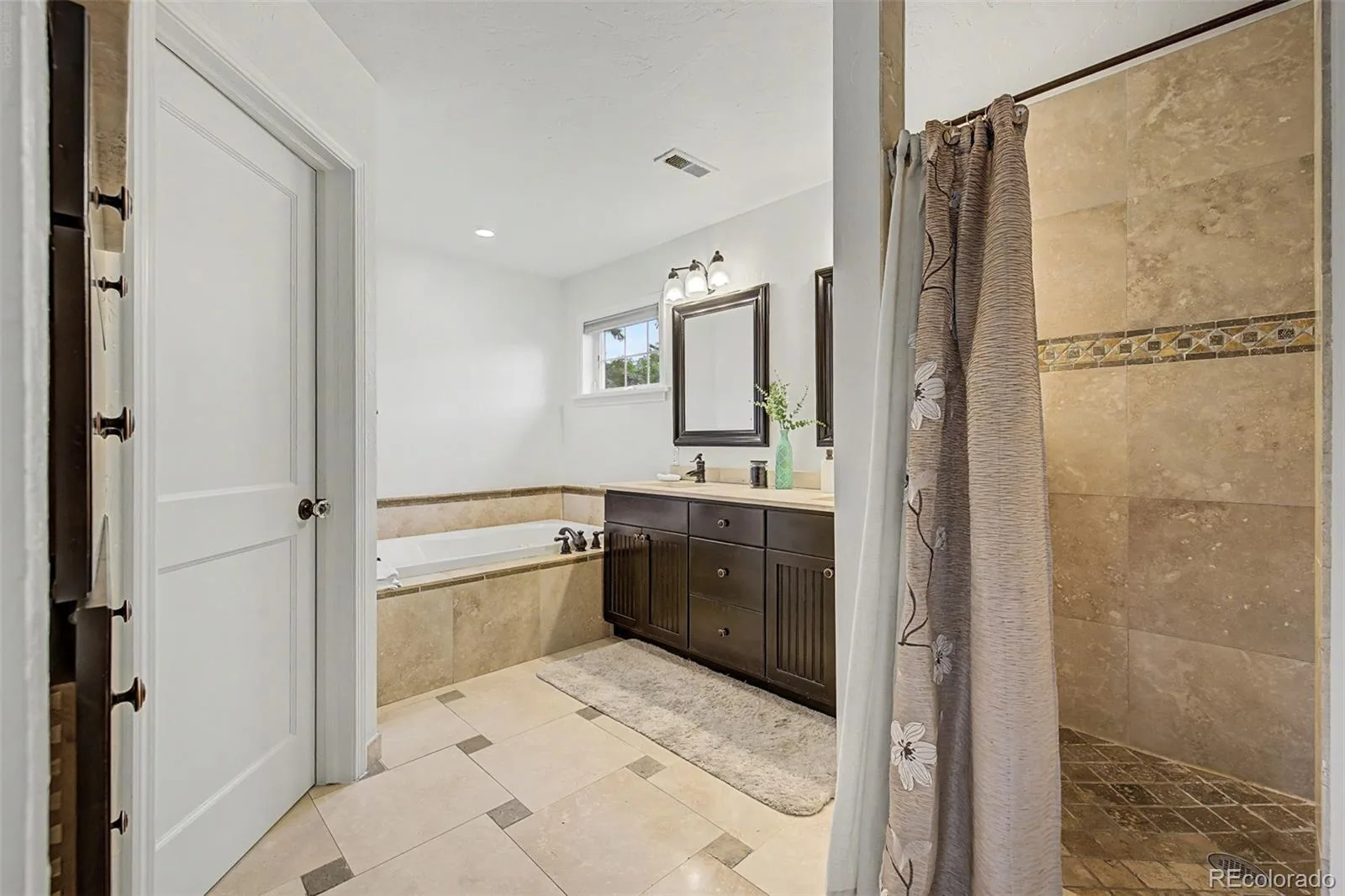 2494 S Cook Street Denver CO 80210 MLS #REC6689549 07032026005553 1600 19