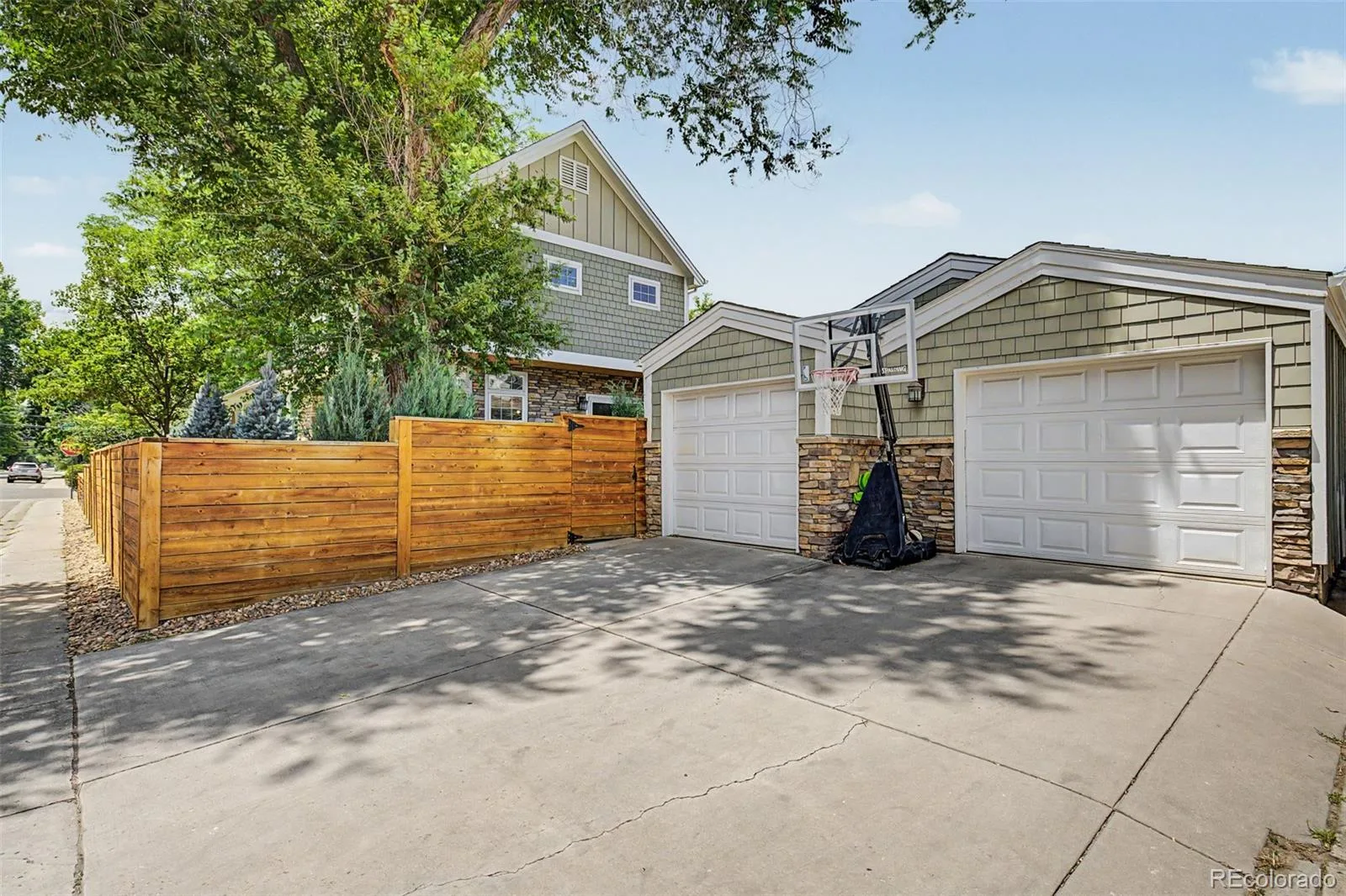 2494 S Cook Street Denver CO 80210 MLS #REC6689549 07032026005553 1600 34