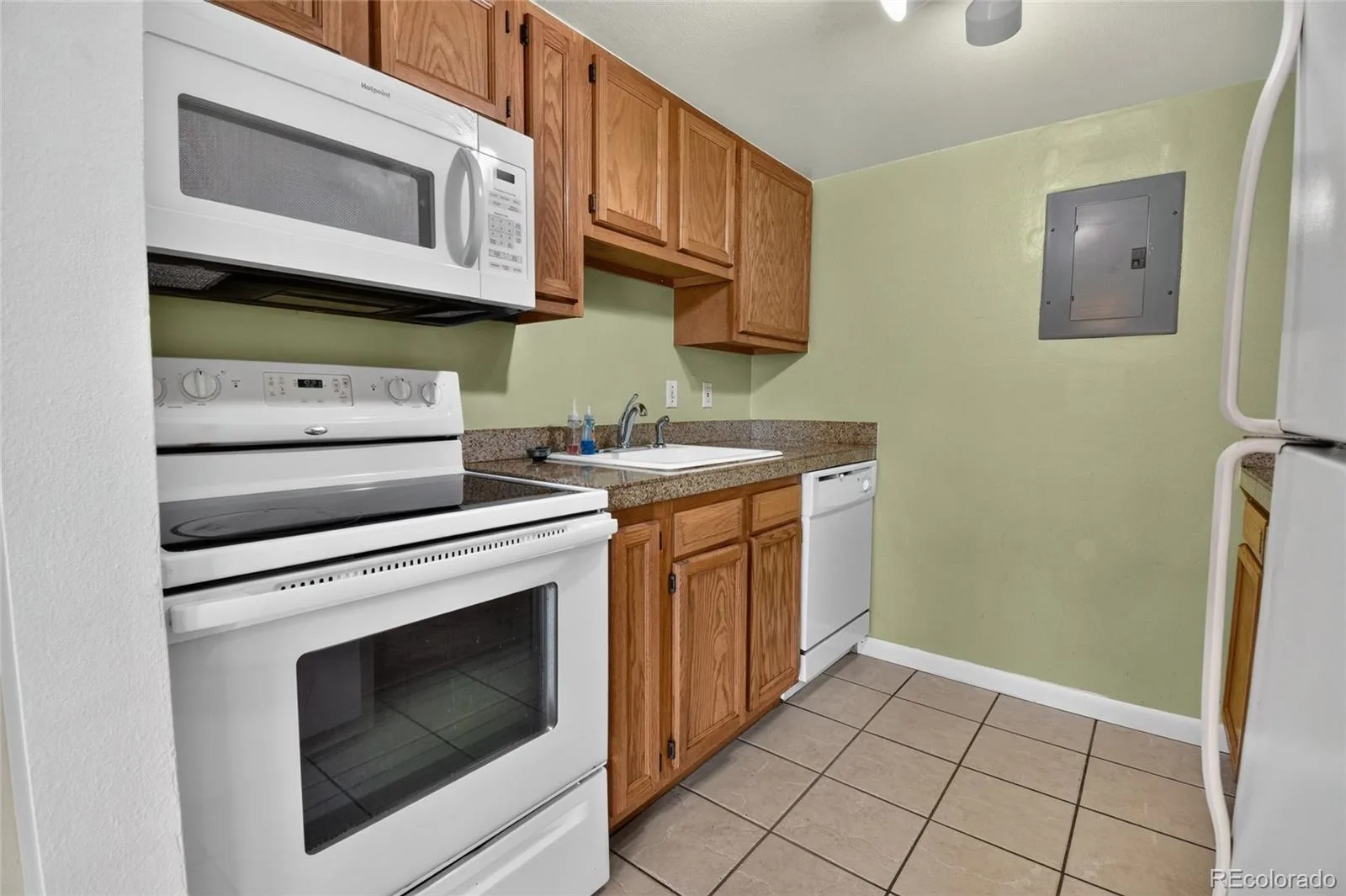 3309 S Monaco Street Parkway #A Denver CO 80222 | MLS #REC6690334 09252026010957 1600 8