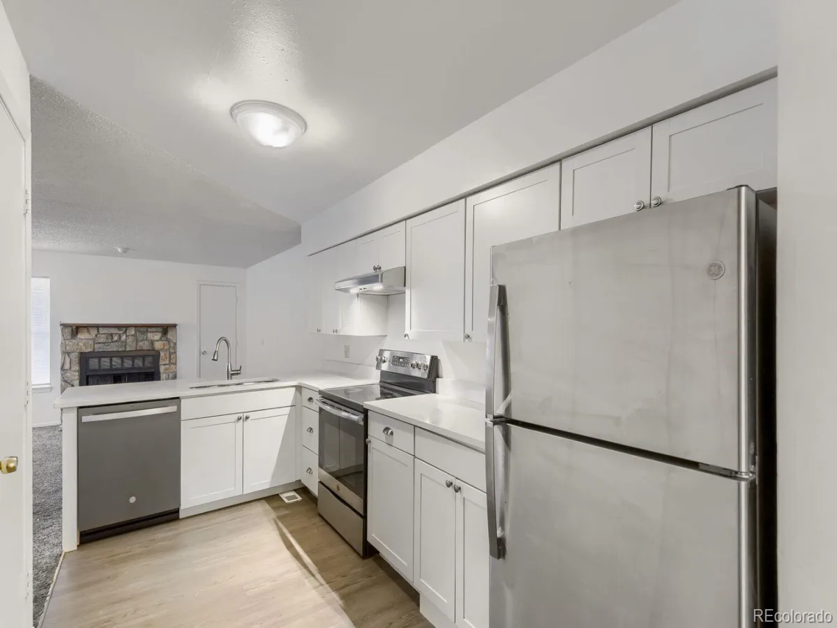 922 S Dearborn Way #5 Aurora CO 80012 | MLS #REC6690772 08132026212731 1200 19