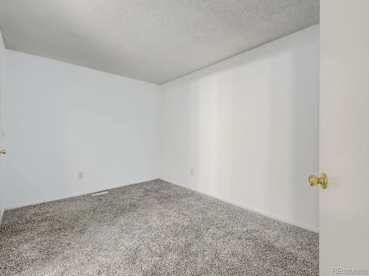 922 S Dearborn Way #5 Aurora CO 80012 | MLS #REC6690772 08132026212731 1200 20