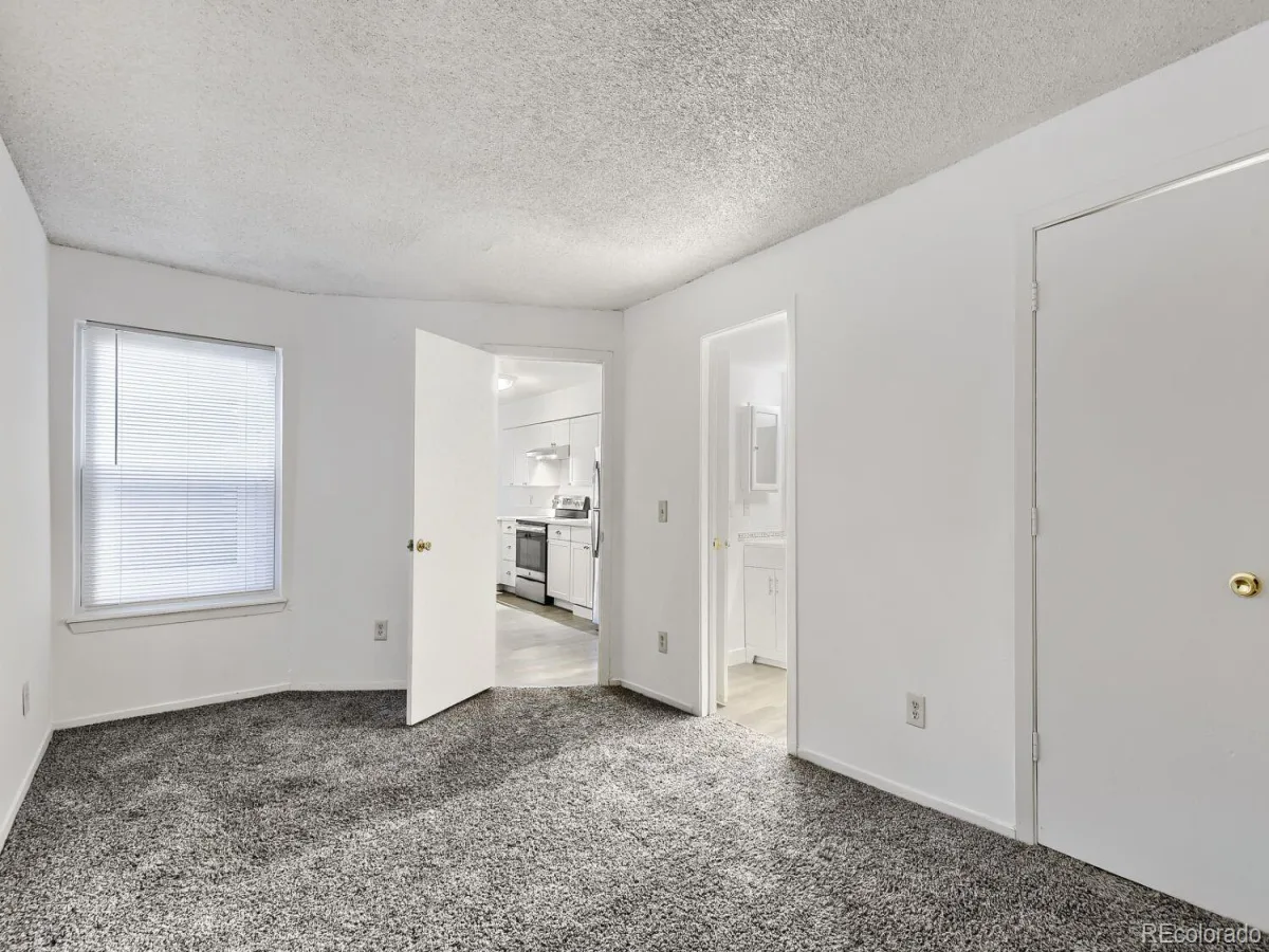 922 S Dearborn Way #5 Aurora CO 80012 | MLS #REC6690772 08132026212731 1200 21