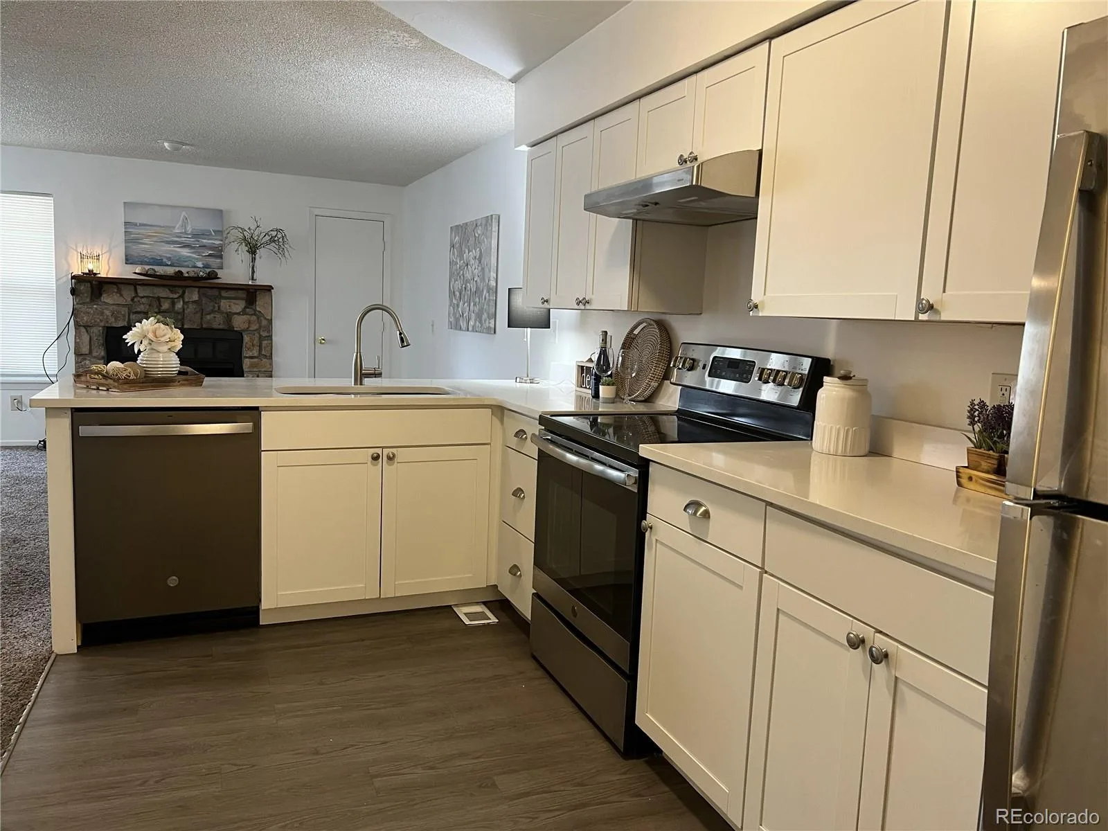 922 S Dearborn Way #5 Aurora CO 80012 | MLS #REC6690772 08132026212731 1600 2