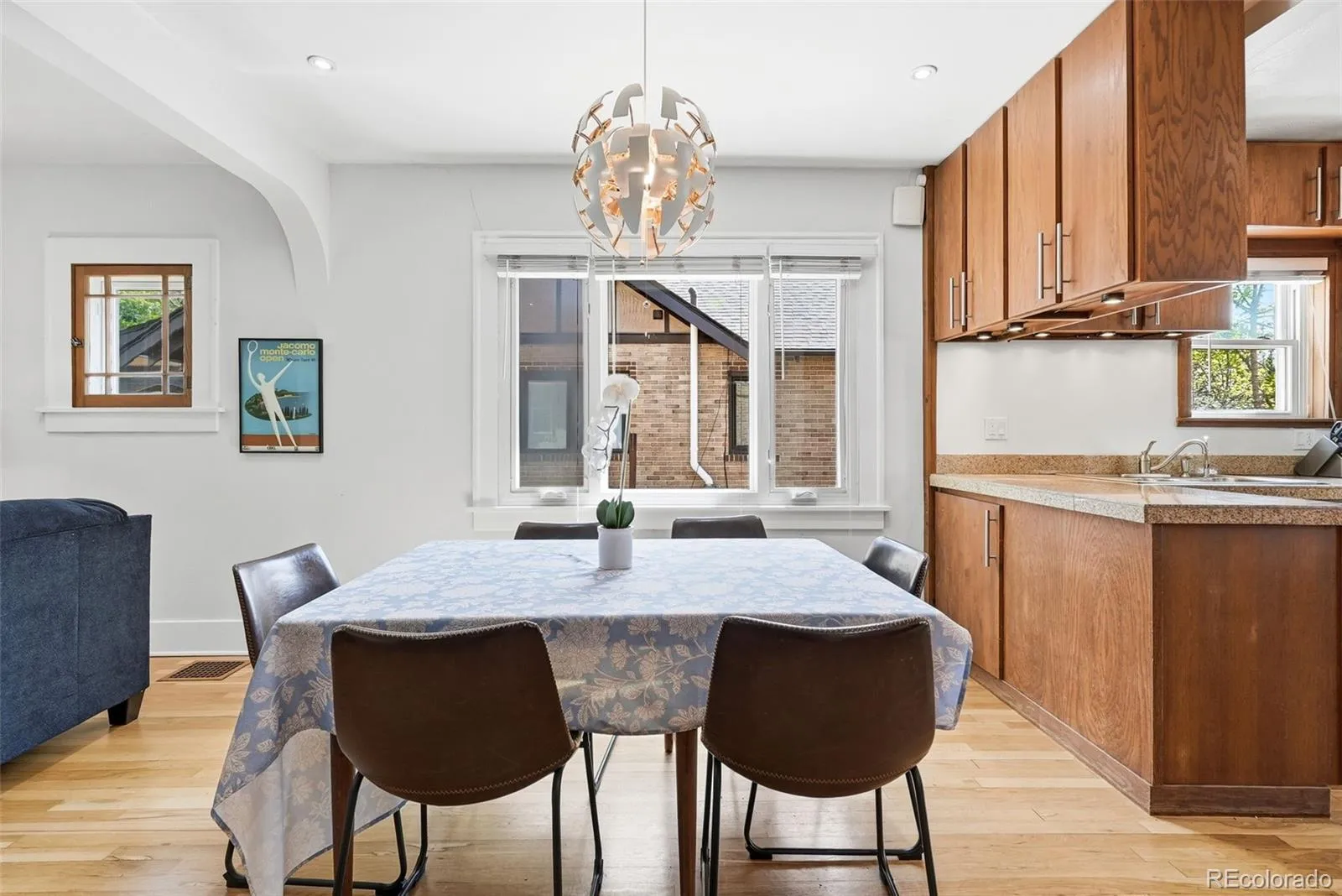 04222026230741 1600 8