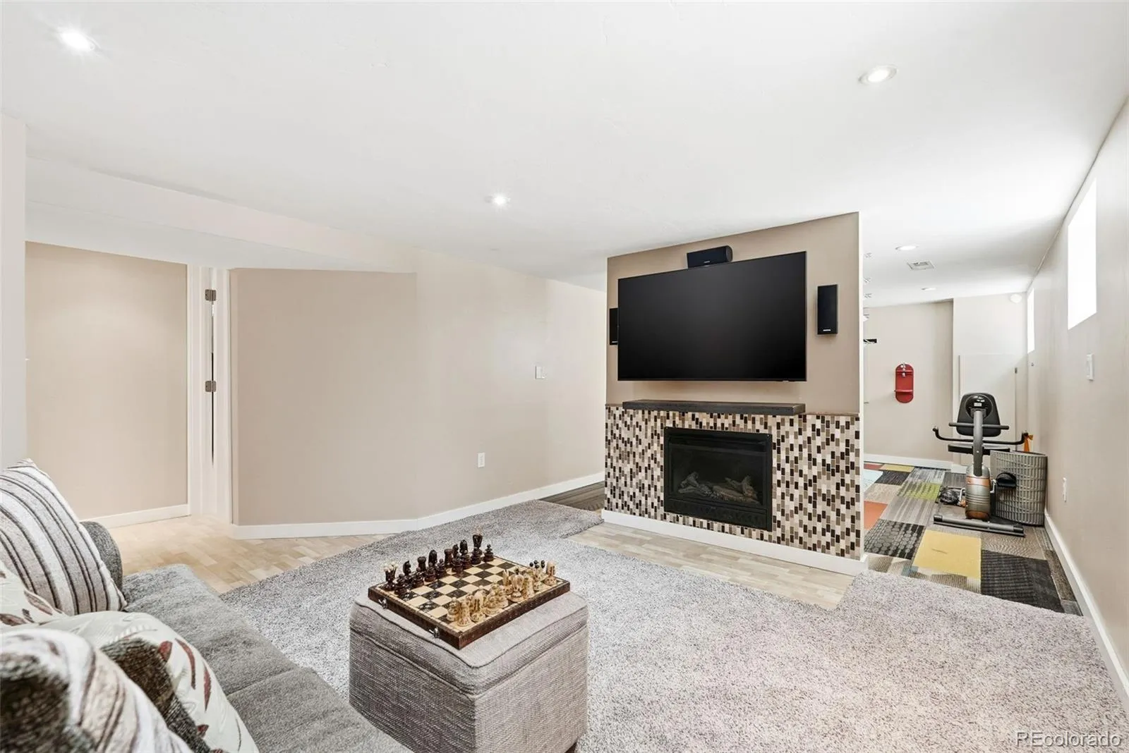 2391 Holly Street Denver CO 80207 MLS #REC6692848 05012026061648 1600 19