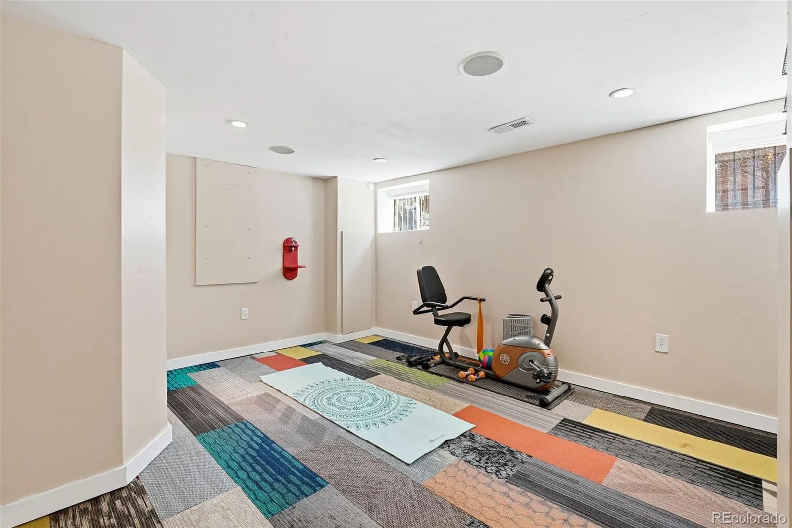 2391 Holly Street Denver CO 80207 MLS #REC6692848 05012026061648 1600 21