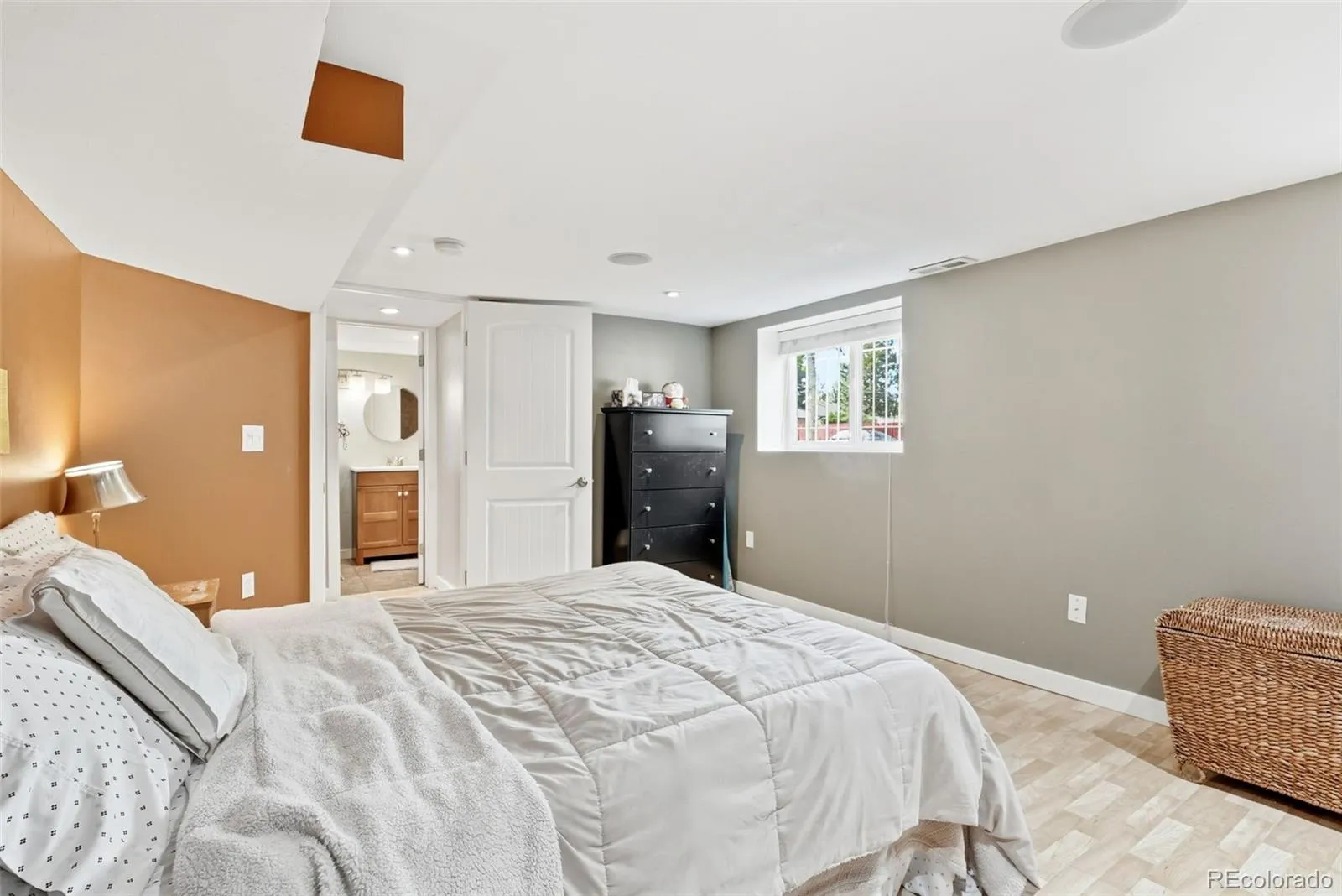 2391 Holly Street Denver CO 80207 MLS #REC6692848 05012026061648 1600 26