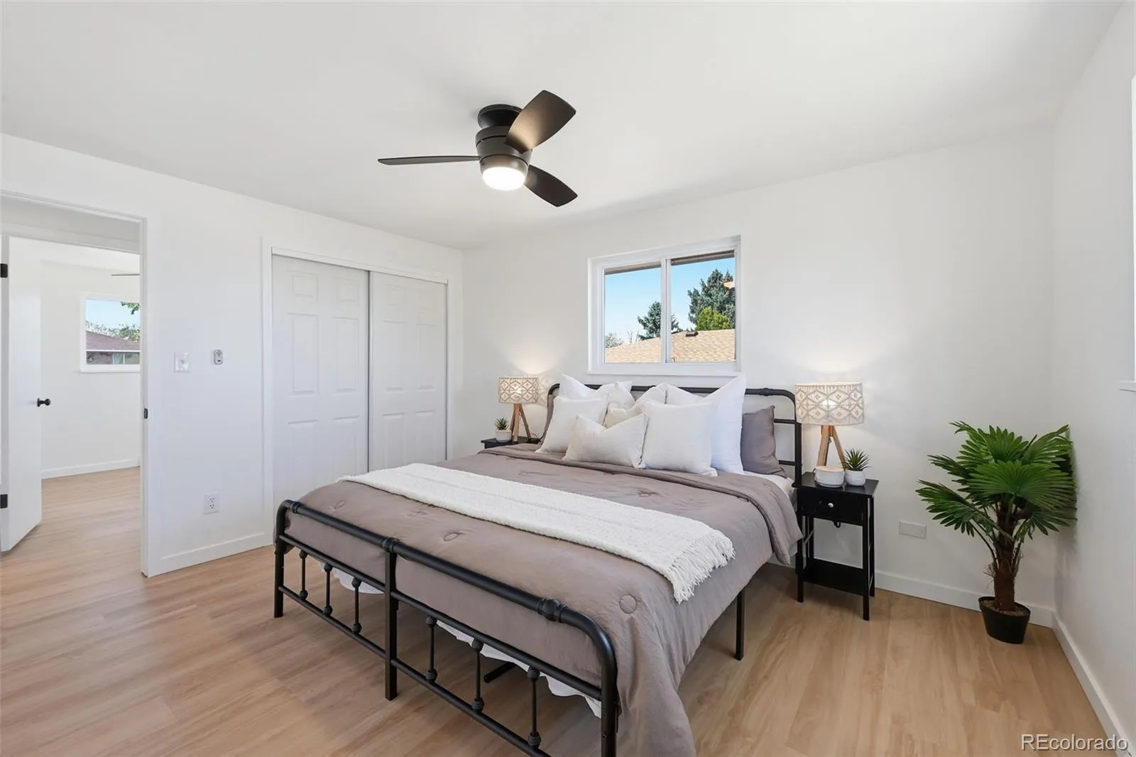 04042026170515 1600 22