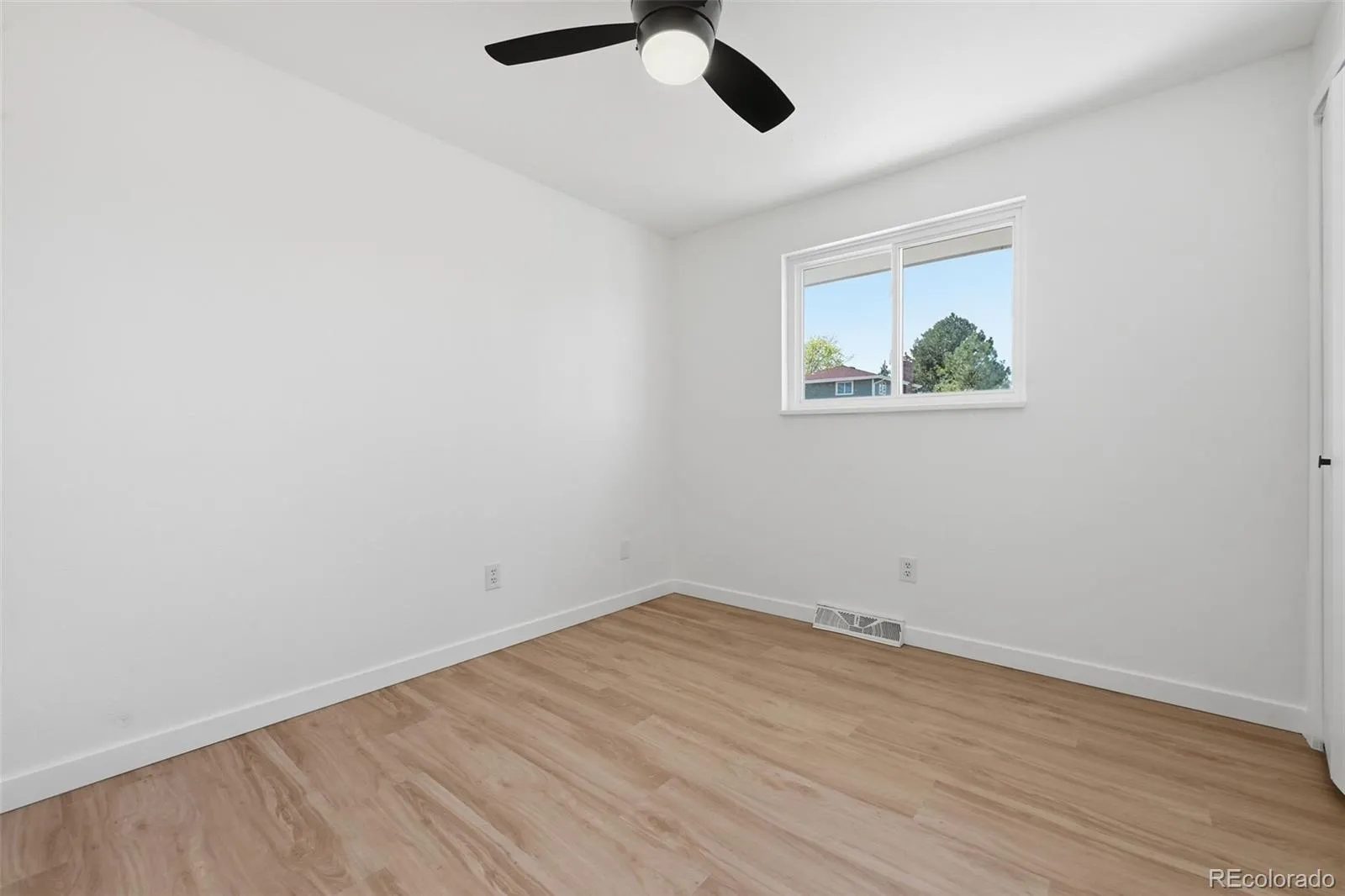 04042026170515 1600 25