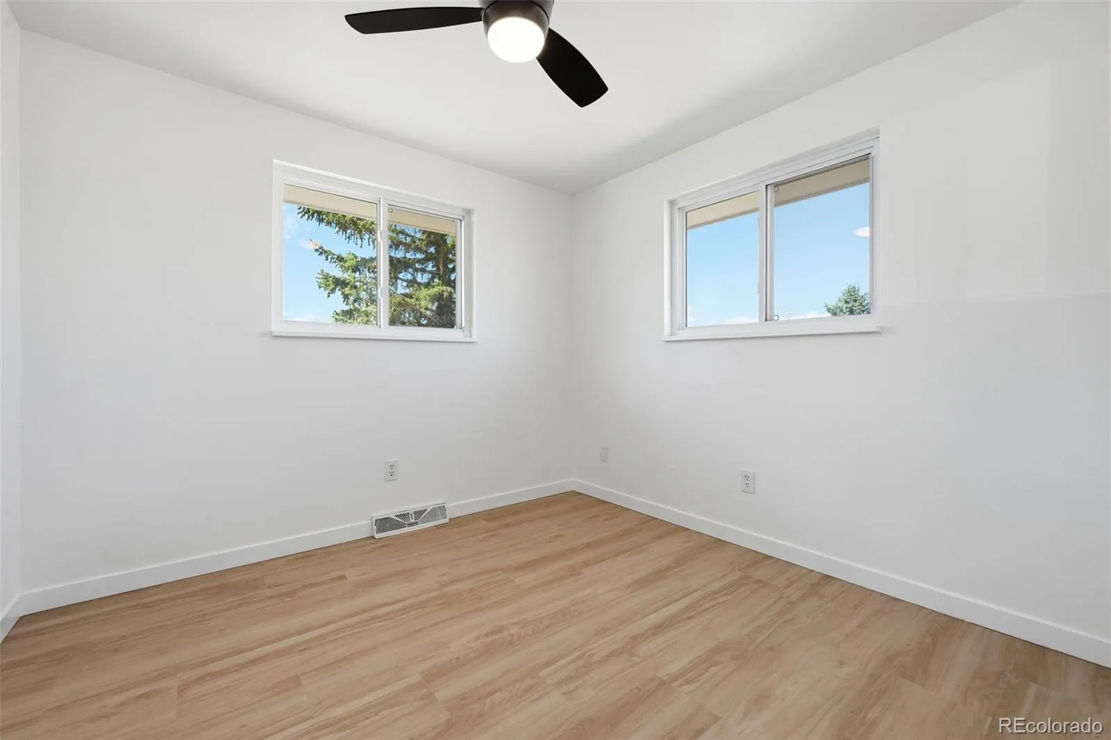 04042026170515 1600 27