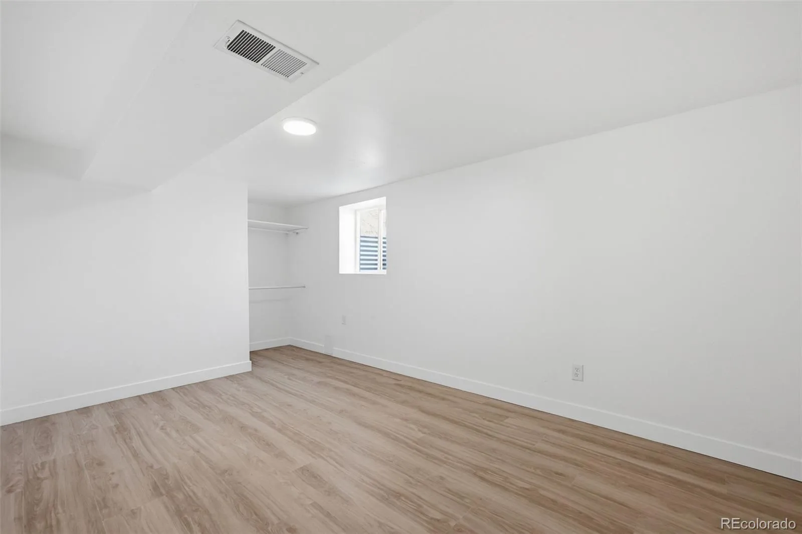 04042026170515 1600 33