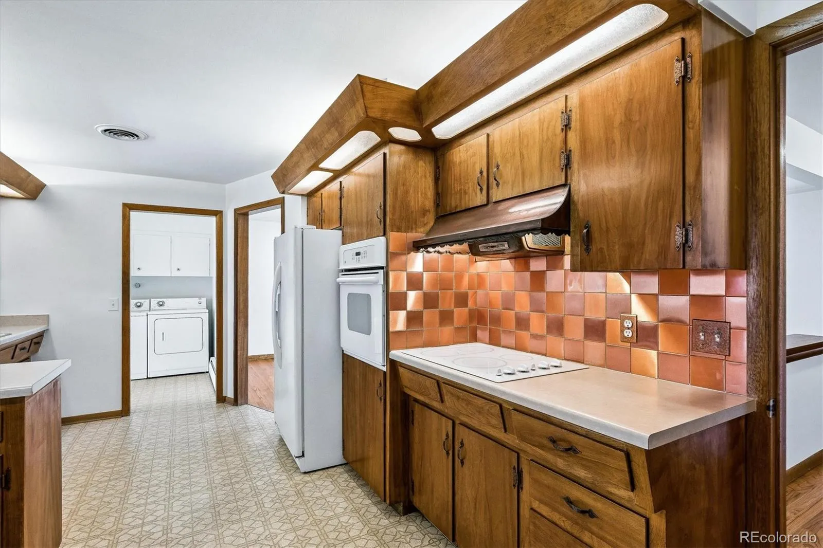 385 Oakland Street Aurora CO 80010 MLS #REC6695107 05132026210305 1600 13