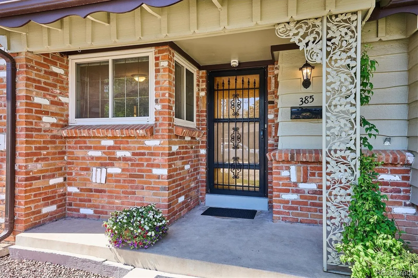 385 Oakland Street Aurora CO 80010 MLS #REC6695107 05132026210305 1600 2