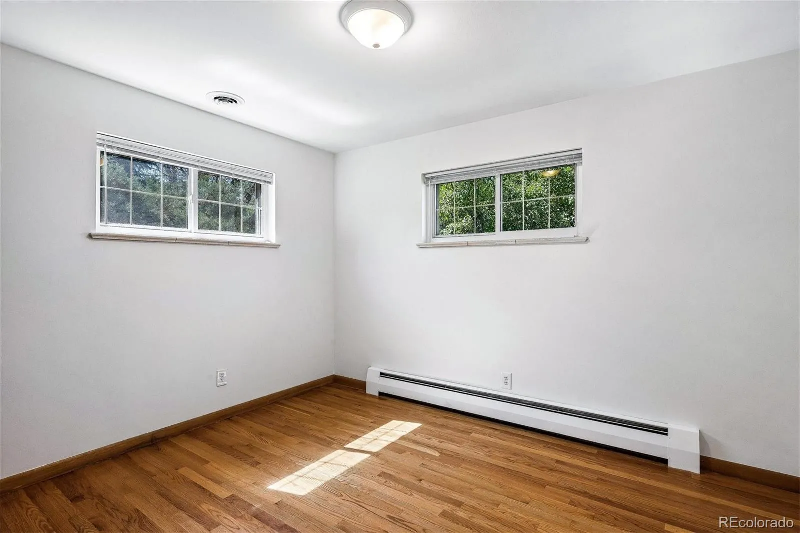 385 Oakland Street Aurora CO 80010 MLS #REC6695107 05132026210305 1600 33