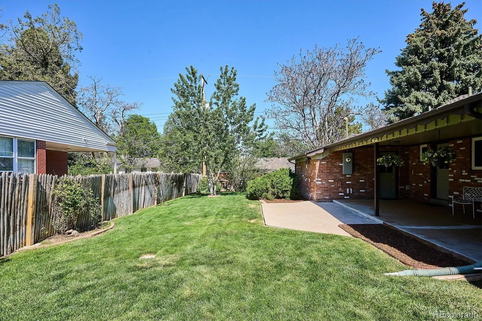 385 Oakland Street Aurora CO 80010 MLS #REC6695107 05132026210305 1600 38