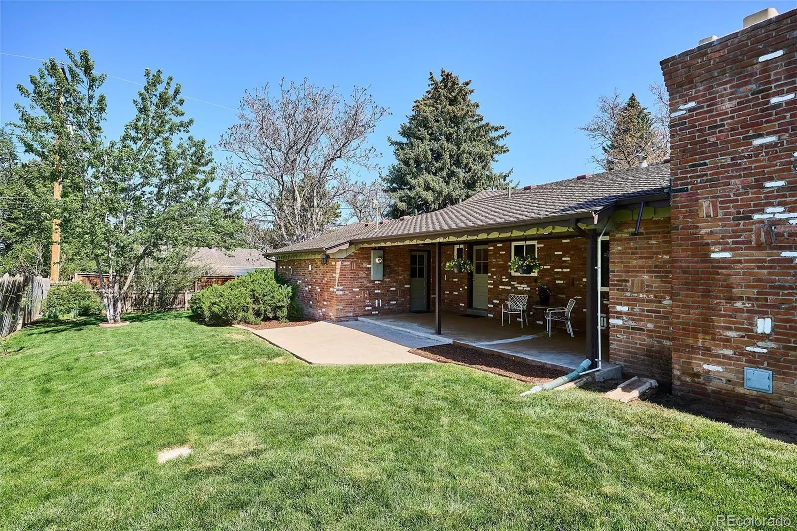 385 Oakland Street Aurora CO 80010 MLS #REC6695107 05132026210305 1600 39