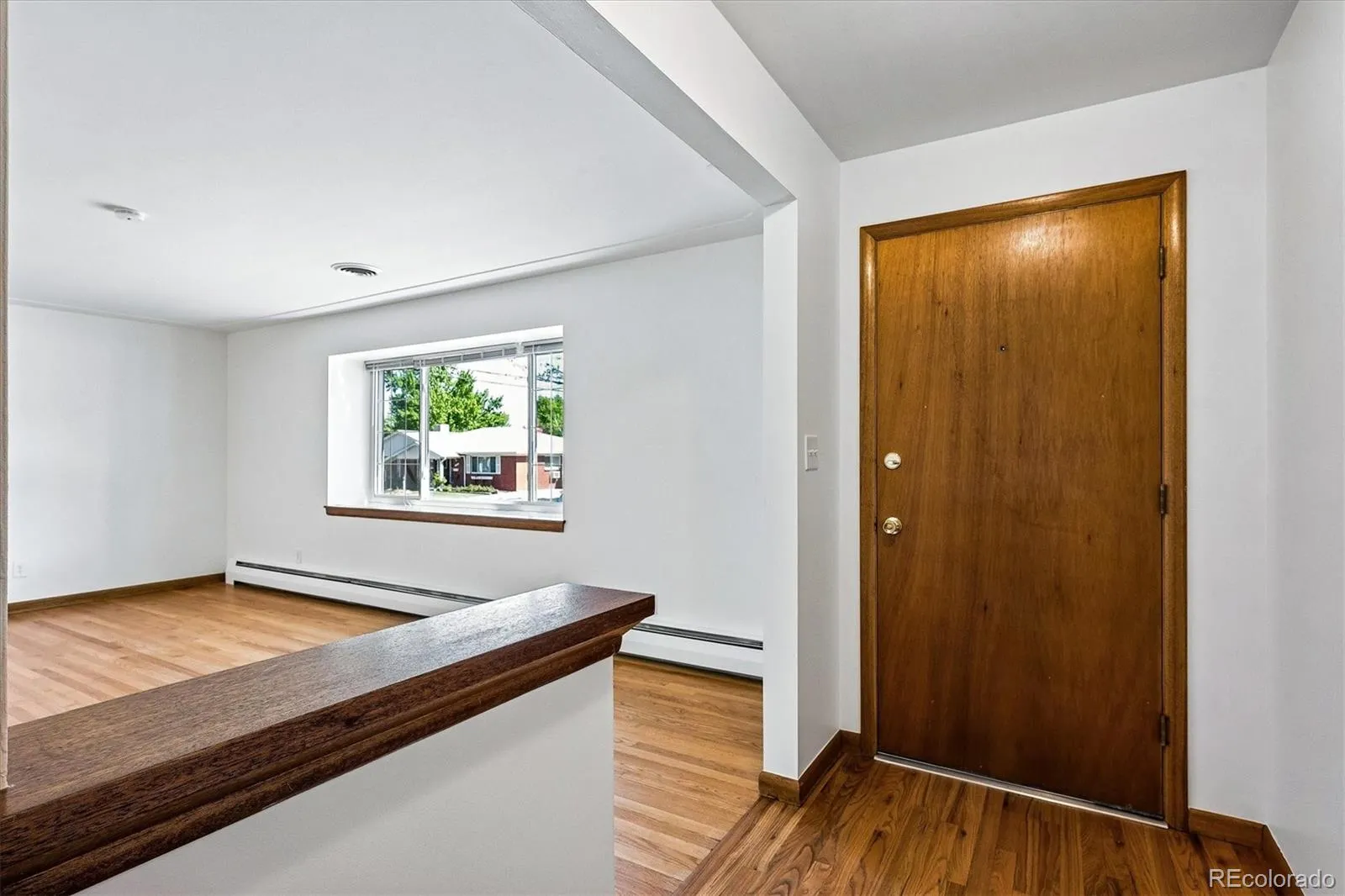 385 Oakland Street Aurora CO 80010 MLS #REC6695107 05132026210305 1600 4