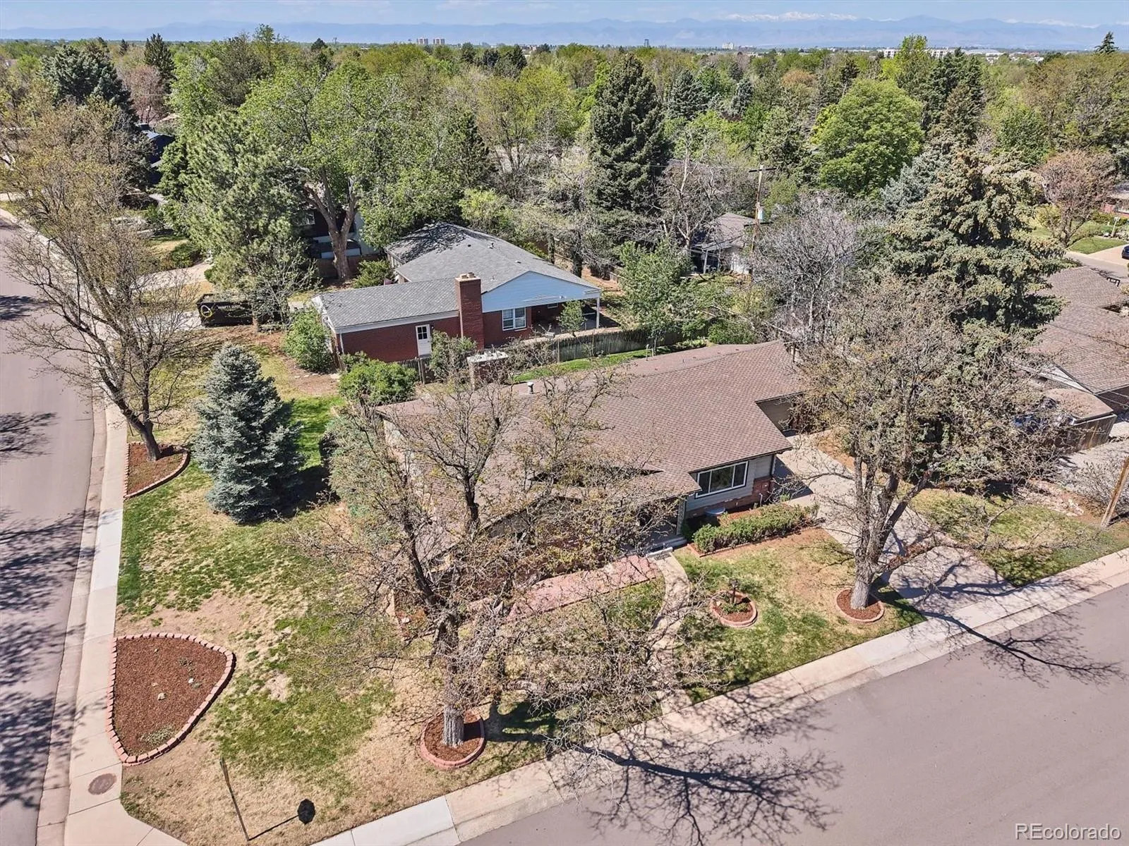 385 Oakland Street Aurora CO 80010 MLS #REC6695107 05132026210305 1600 45