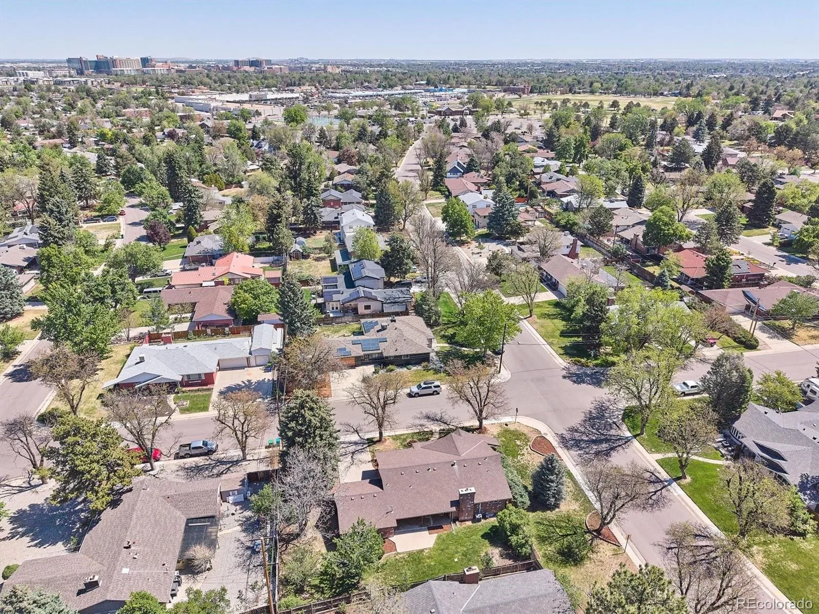 385 Oakland Street Aurora CO 80010 MLS #REC6695107 05132026210305 1600 49