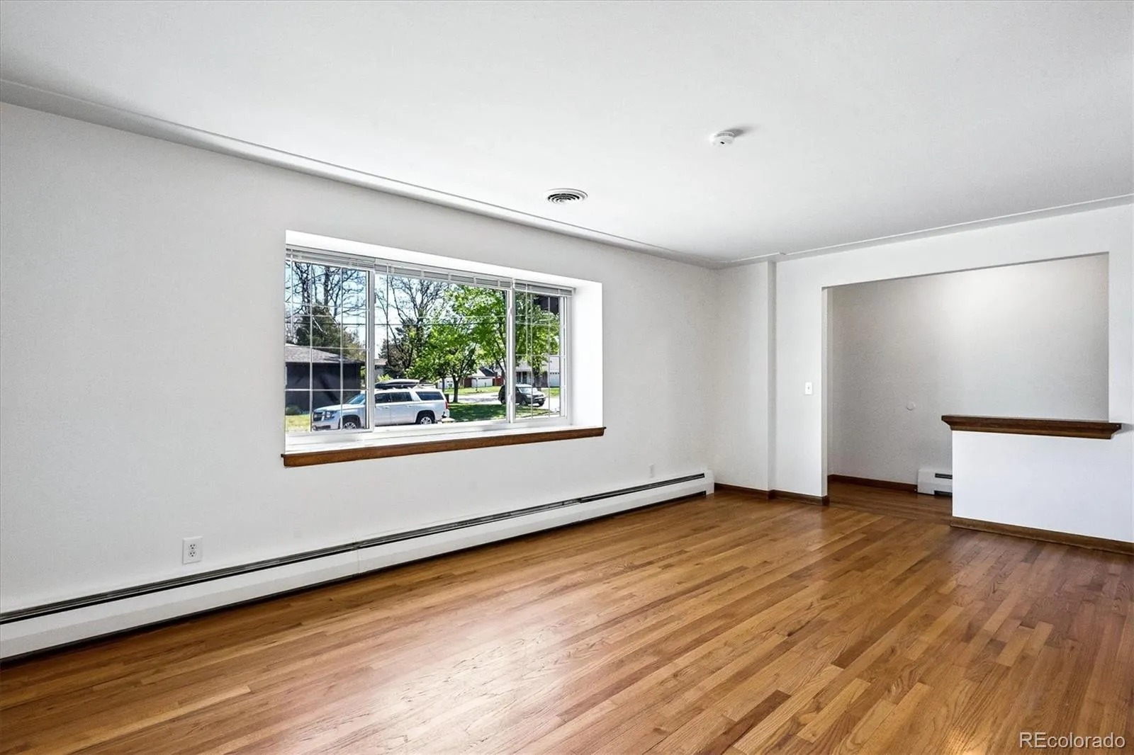 385 Oakland Street Aurora CO 80010 MLS #REC6695107 05132026210305 1600 6